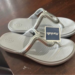 Size 8 Crocs bought for vacation and never used